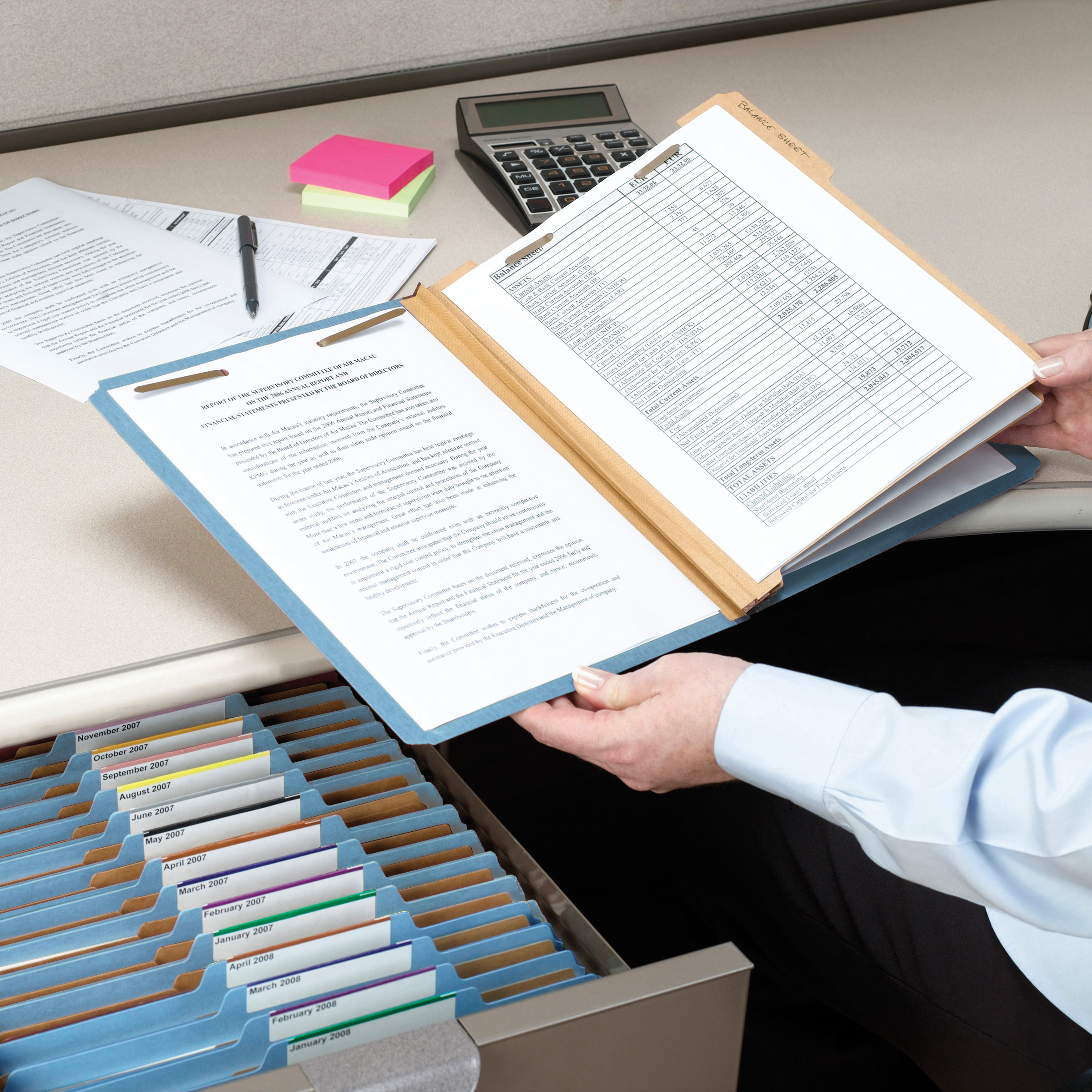 Smead 14021  100% Recycled Pressboard Classification File Folder, 2 Dividers, 2" Expansion, Letter Size, Blue, 10 per Box (14021)