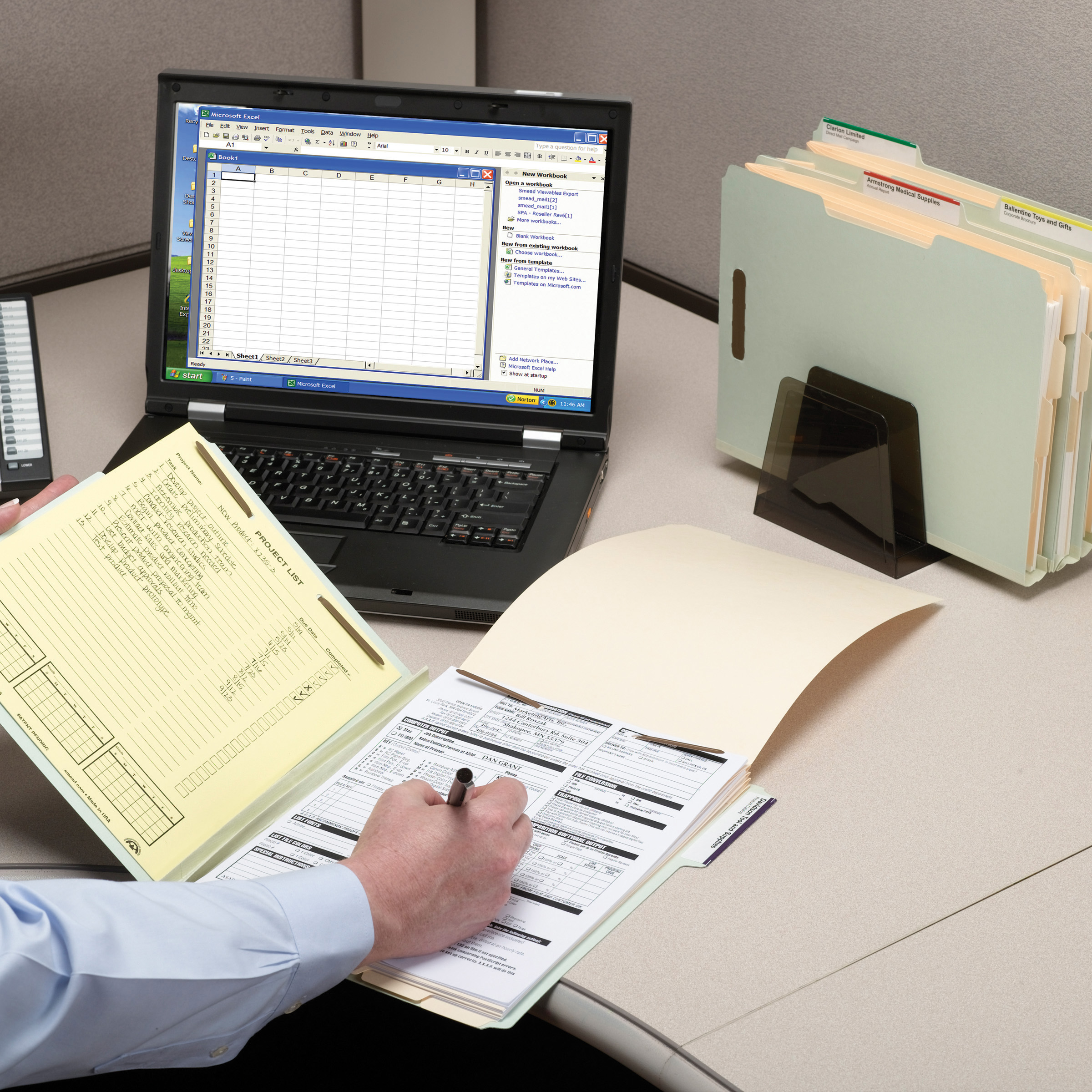 Smead 15003  100% Recycled Pressboard Fastener File Folder, 1/3-Cut Tab, 1" Expansion, Letter Size, Gray/Green, 25 per Box (15003)