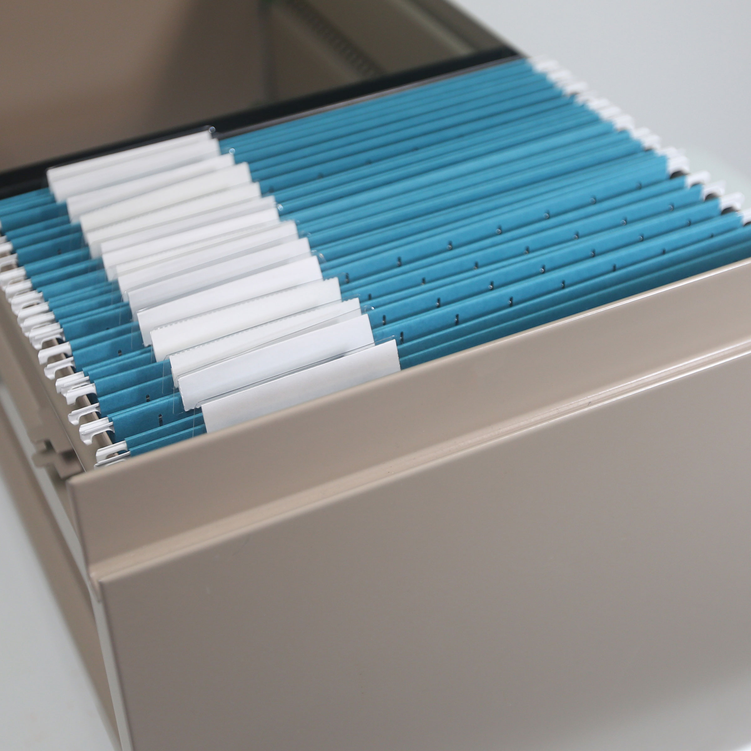 Smead 64033  Hanging File Folder with Tab 64033, 1/3-Cut Adjustable Tab, Letter, Teal