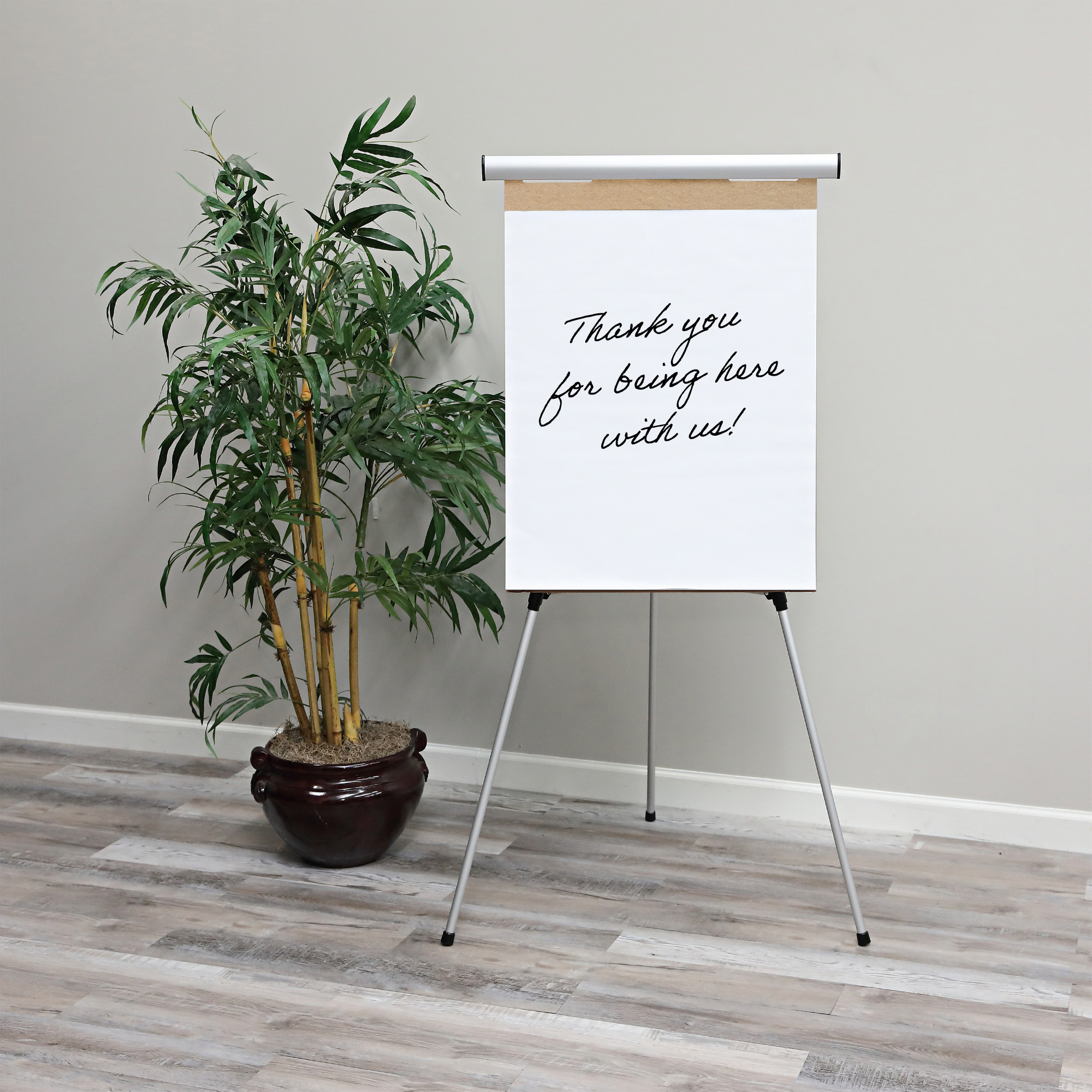 Heavy-Duty Display Easels - Telescoping Aluminum for Versatile Use