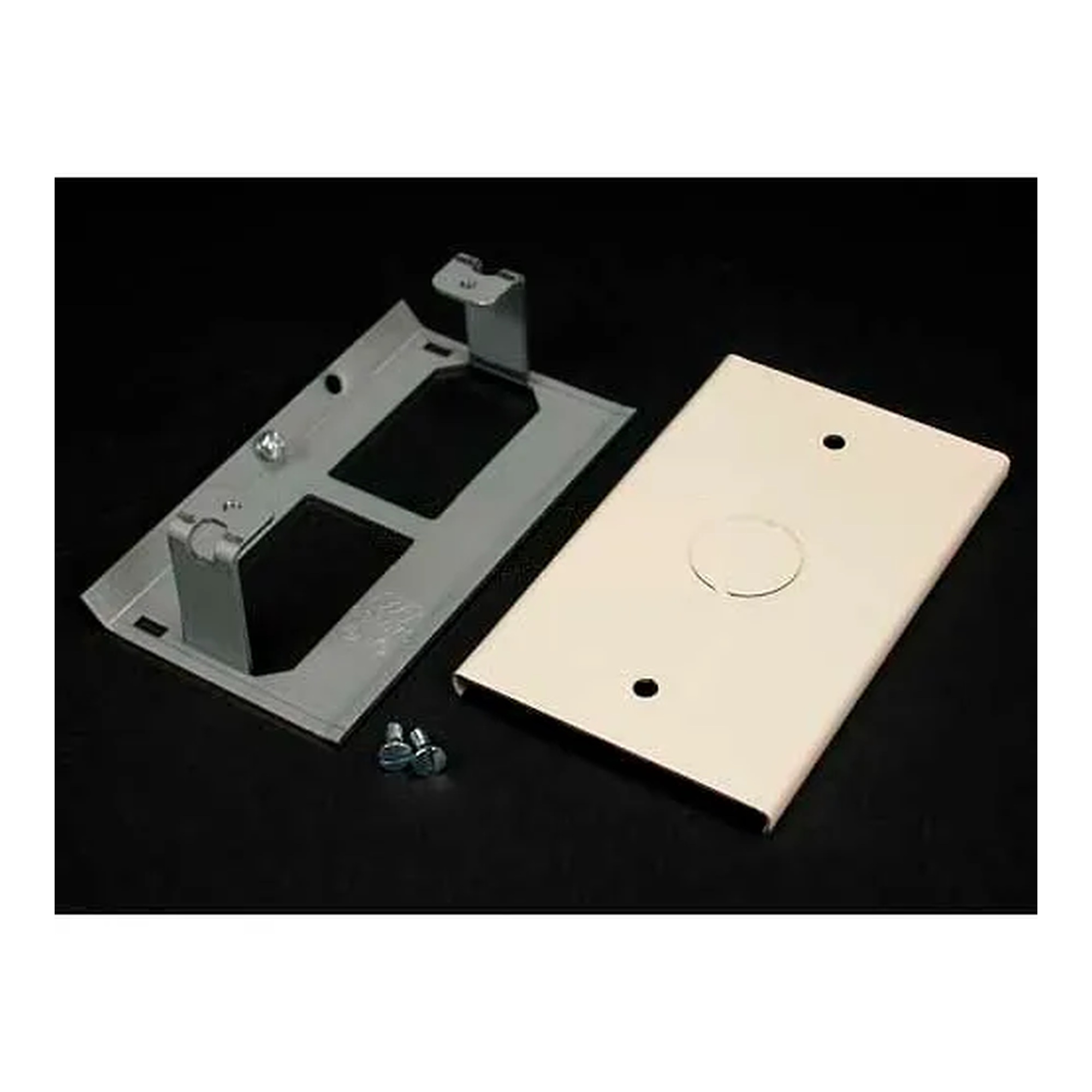 Ivory Blank Raceway Cover with 1/2-Inch Knockout