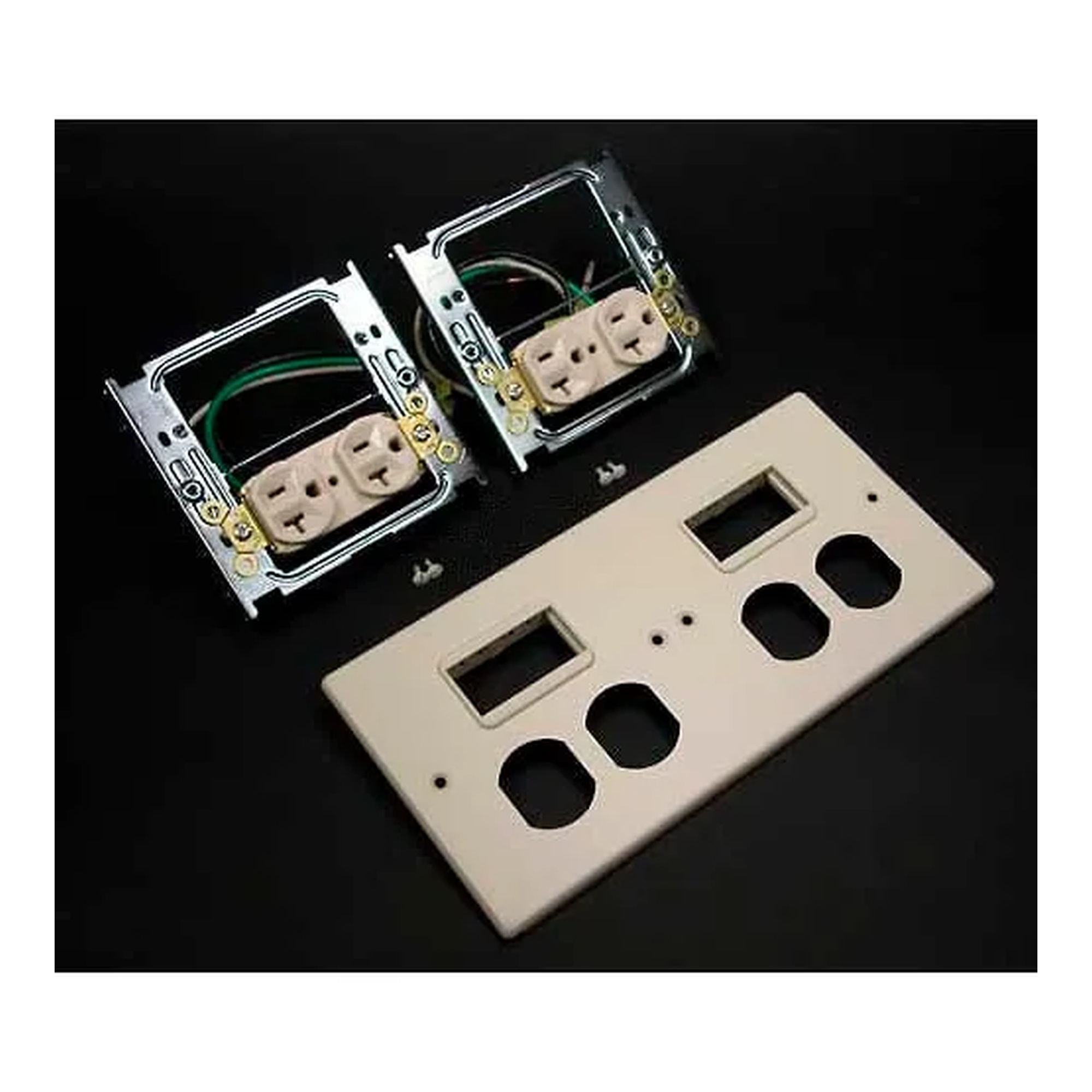 4-Gang Overlapping Raceway Cover for Duplex Receptacles and Mini Adapters