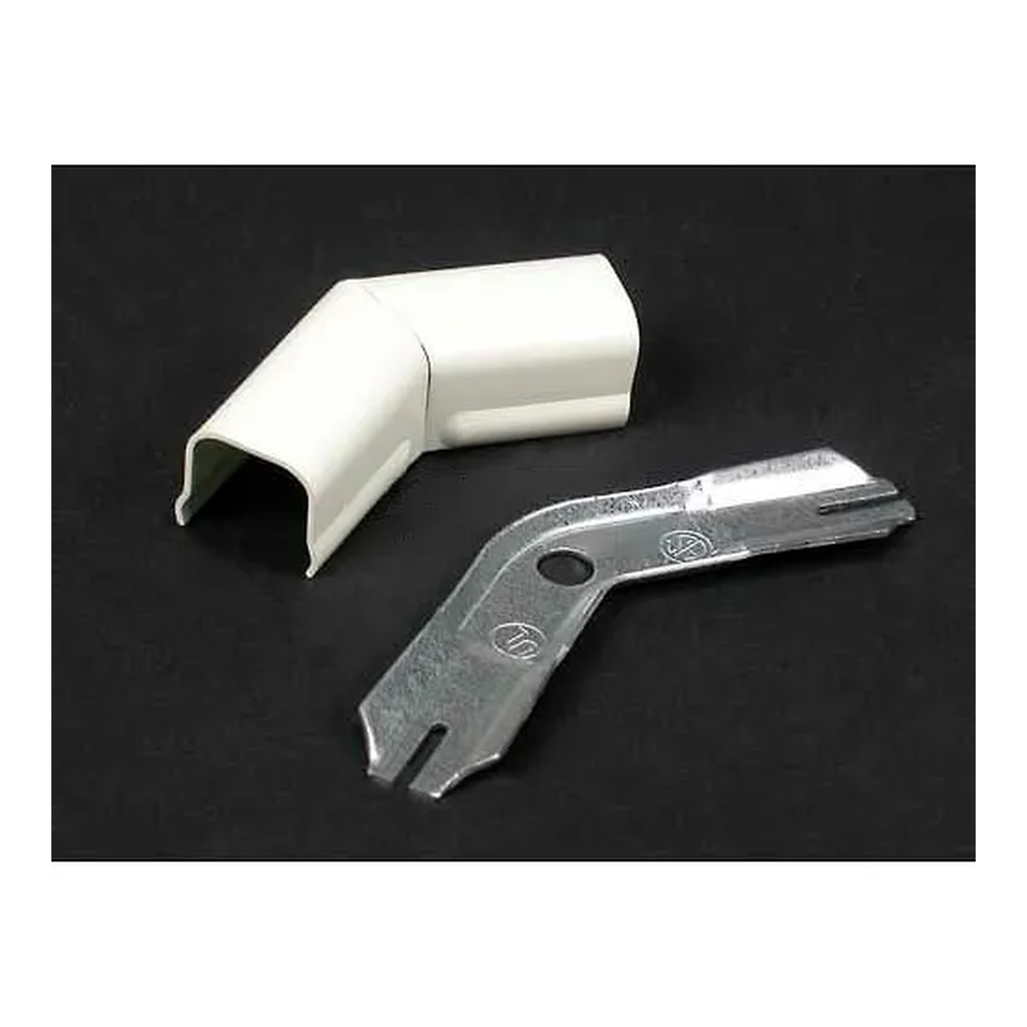45-Degree Flat Raceway Elbow with Removable Cover, White