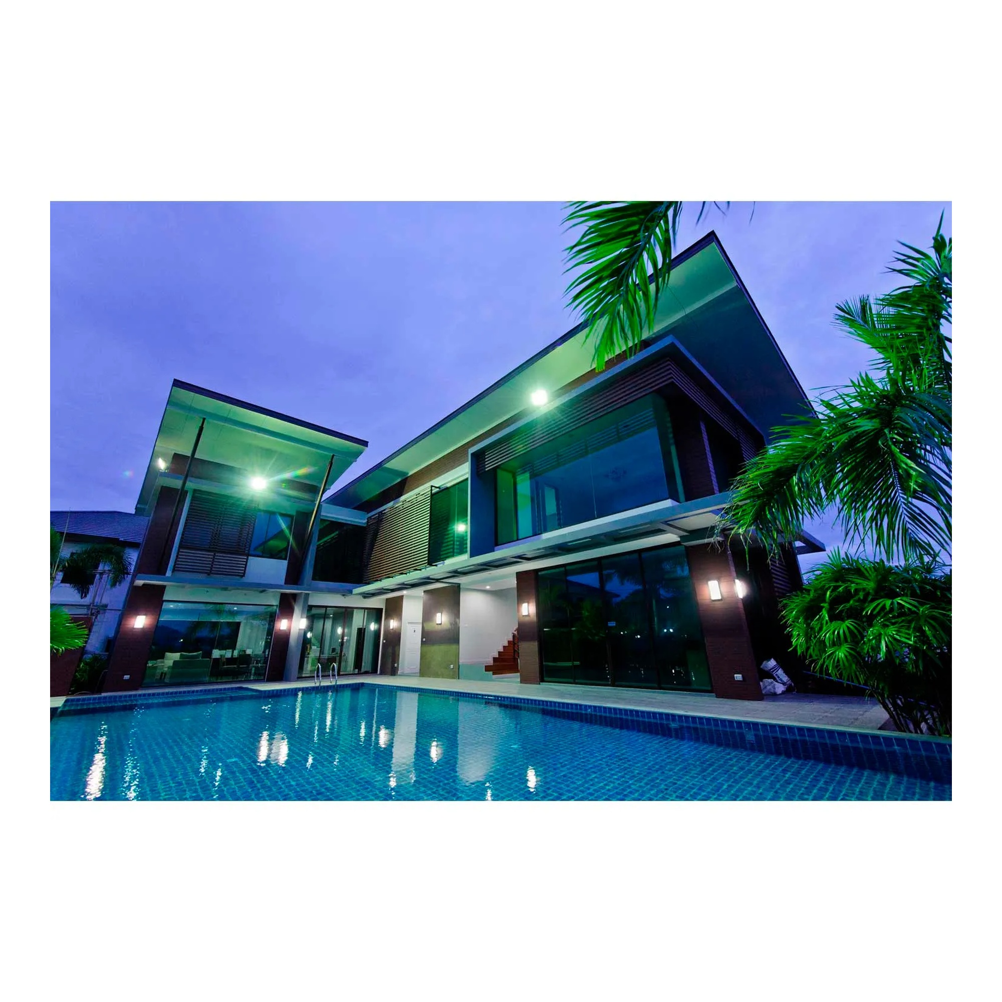 Black 12W motion-sensing LED ceiling and wall light with 5000K illumination
