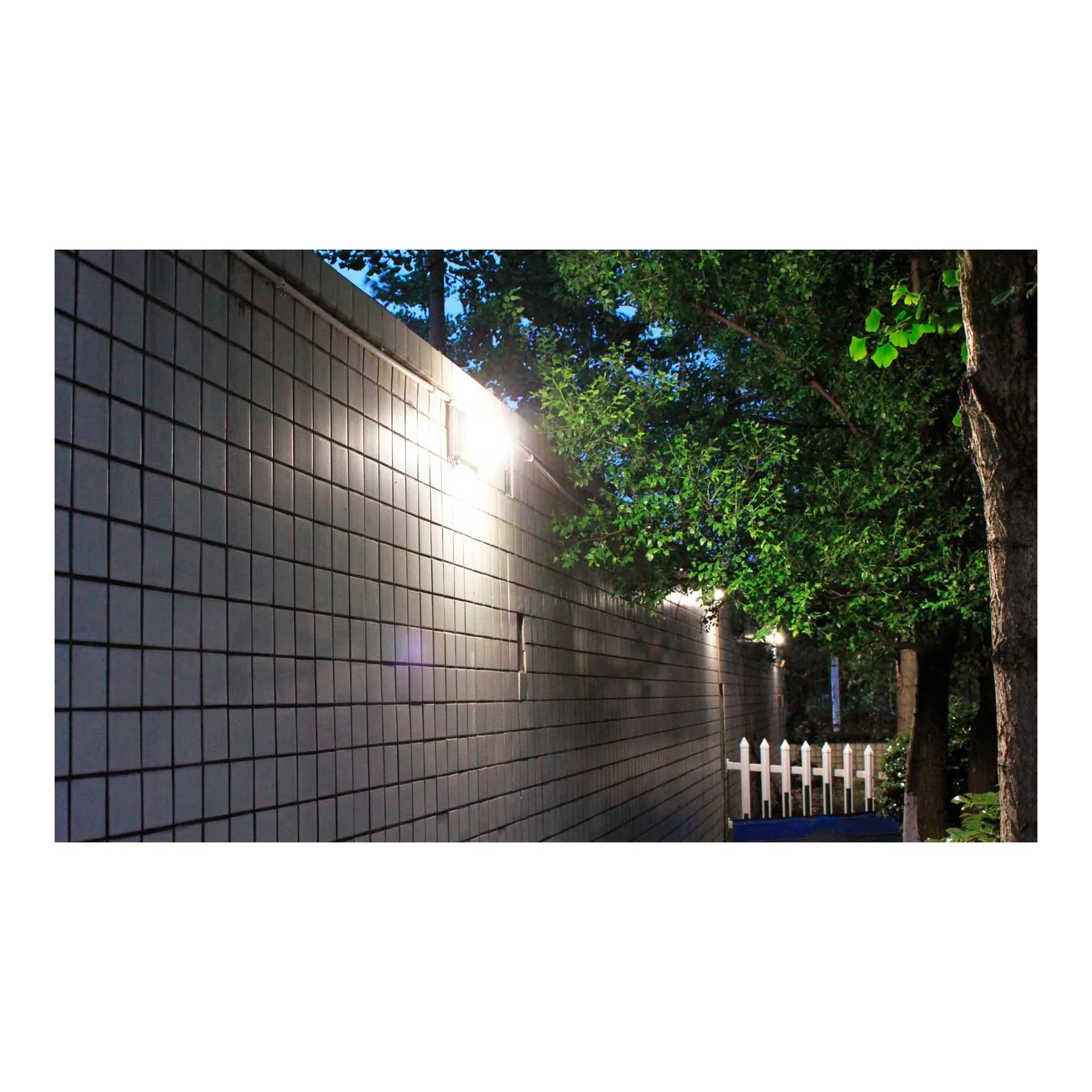 Black 12W motion-sensing LED ceiling and wall light with 5000K illumination