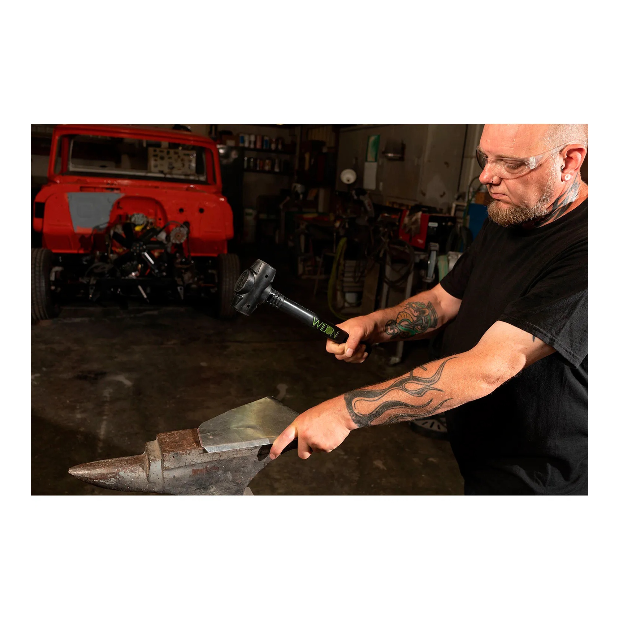 3 lb. steel dead blow hammer with 14 in. handle