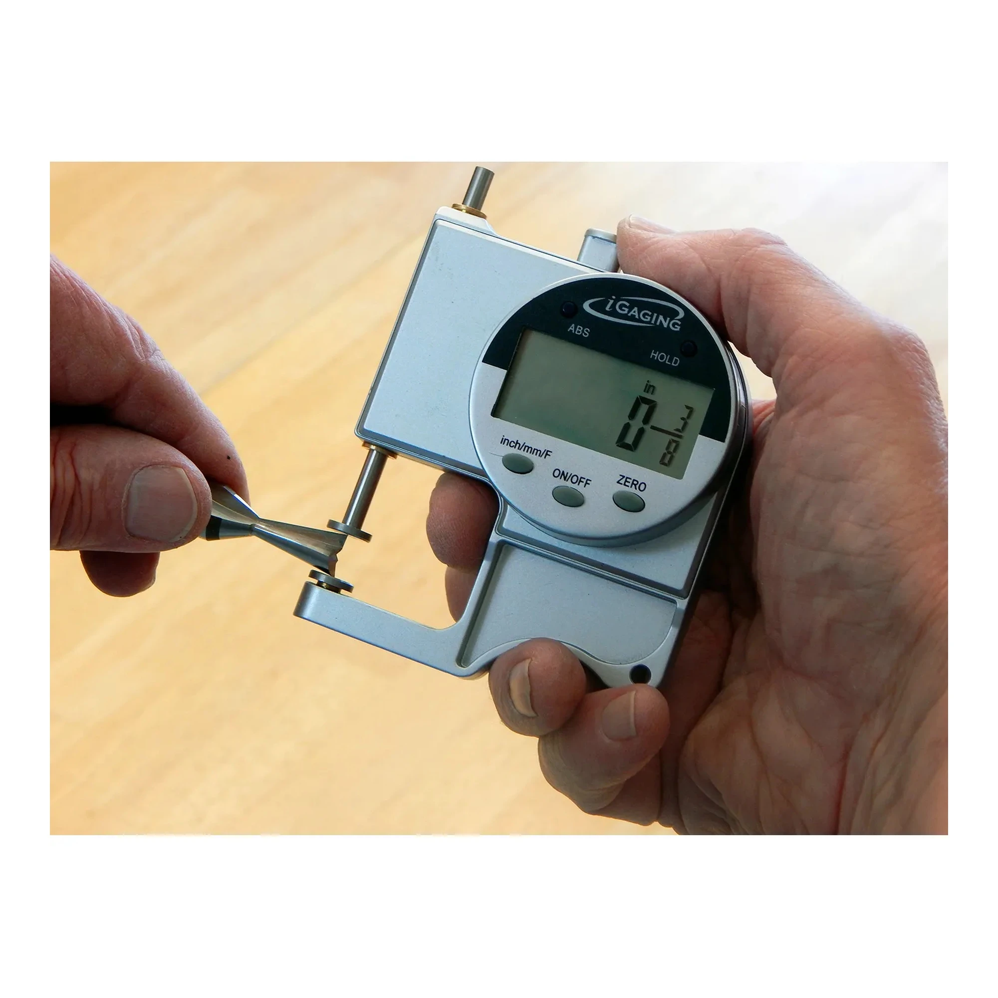 Digital snap thickness gauge with spring-loaded contacts