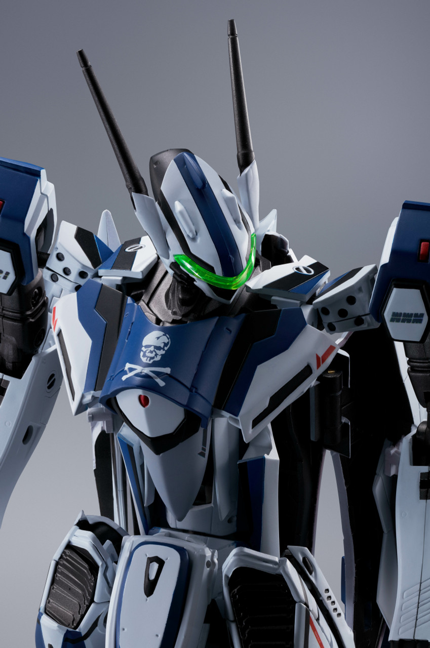 VF-25 Messiah Valkyrie [Macross Frontier] (DX Chogokin) - Hobbyholics