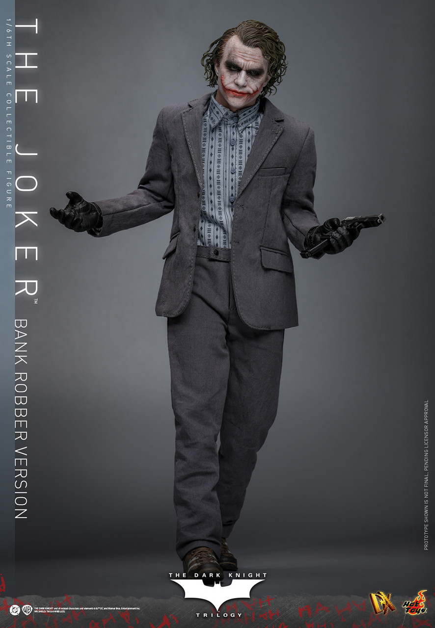 The Joker: Bank Robber Version フィギュア s-l1200.jpg