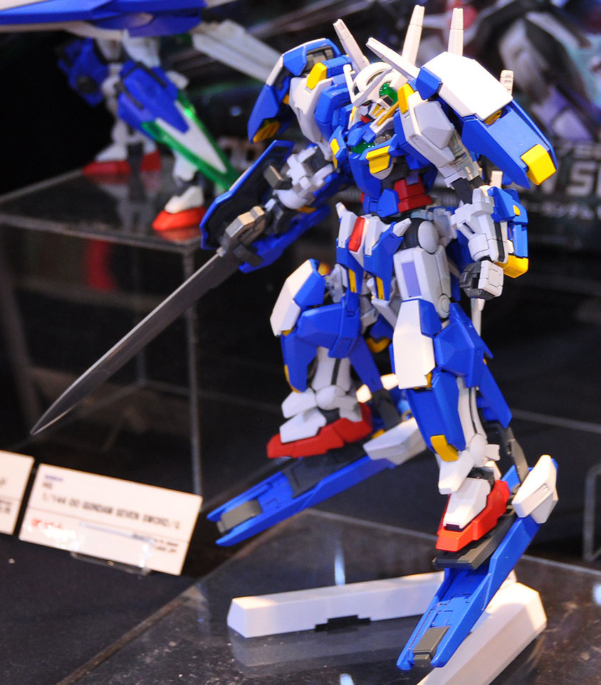 064 Gundam Avalanche Exia (HG 00) - Hobbyholics
