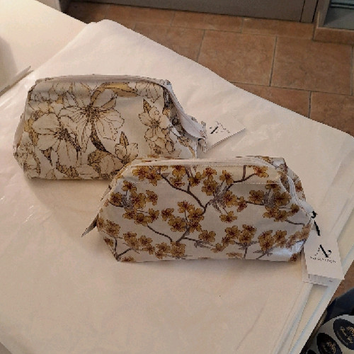 Kleine Kosmetiktasche Creme 