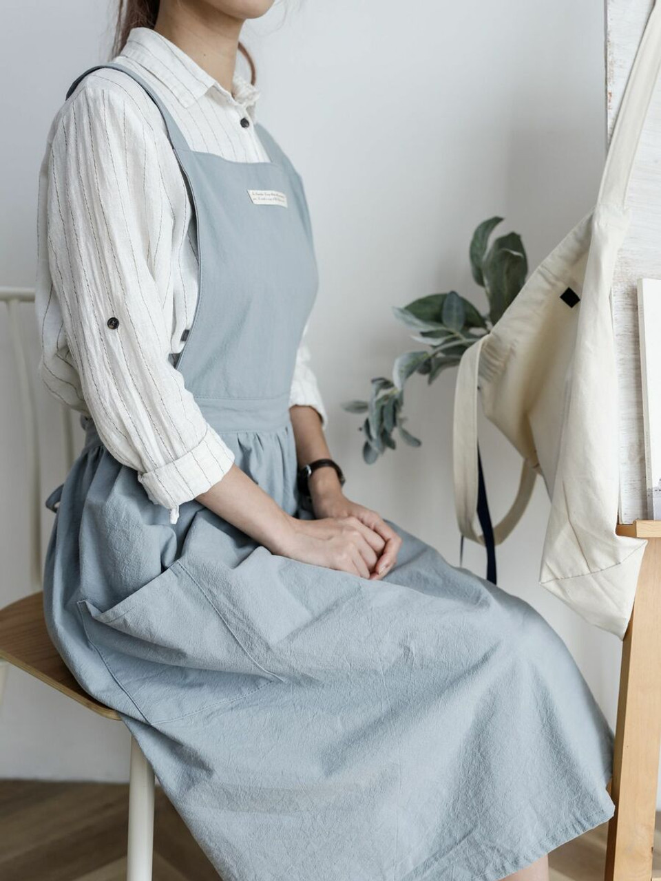 Washed Cotton Apron | Soft Blue | H20201024 - Yu Yo The Artists 