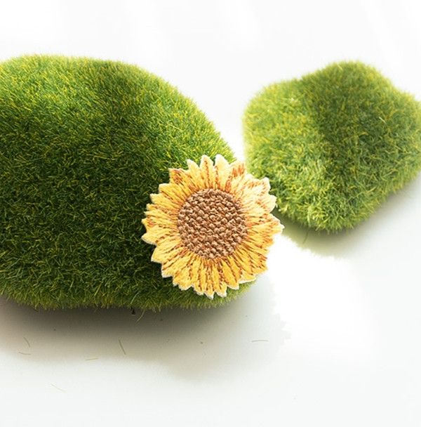 Iron-on Embroidery Patch | Medium Sunflower (4cm) | H22102
