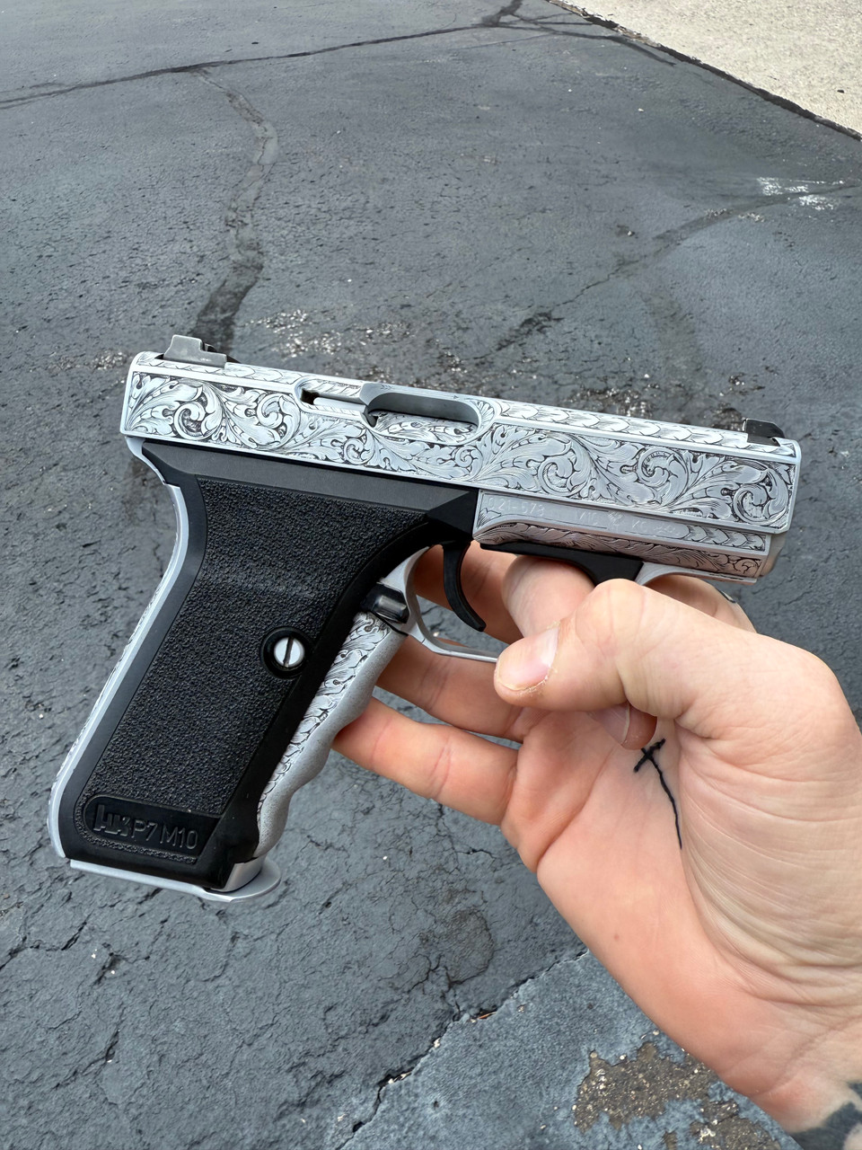 Master Engraved Ultra Rare H&K P7M10 40S&W Nickel Semi Auto