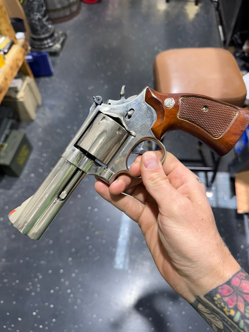 USED Smith & Wesson 586 No Dash 357 Mag Nickel 4 Inch