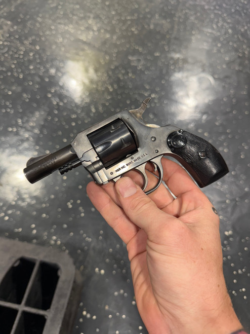 USED H&R 32 S&W Model 732 Snub Nose Revolver