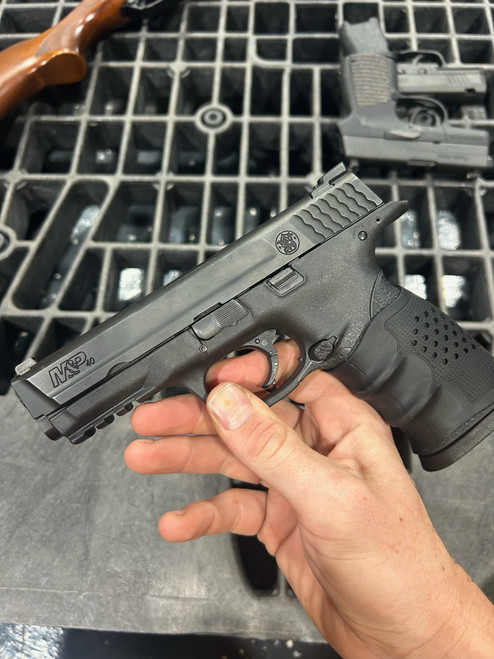 USED Smith & Wesson 40 S&W M&P Pistol