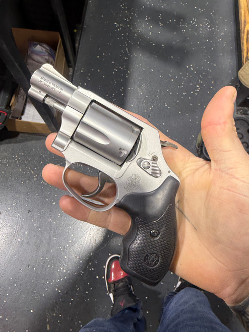 USEDSmith & Wesson 637 38SPL Snub Nose Revolver