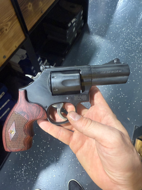 USED Smith & Wesson 19-9 K Comp Carry Snub Nose 357 mag Revolver