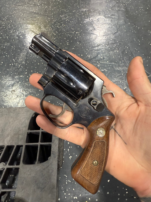 USED Smith & Wesson Model 36 Snub Nose 38 Special Revolver - Clean