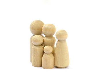 Little Wooden Peg Doll Family of 5 (Twenty Families of Five)