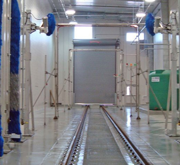  Empty transit wash system