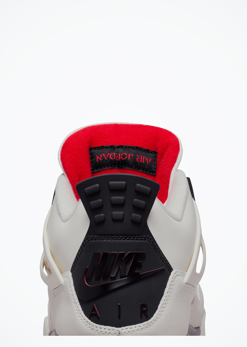 Air Jordan 4 Retro "Flight Club" - IM4002-100 - Sail/Black-University Red