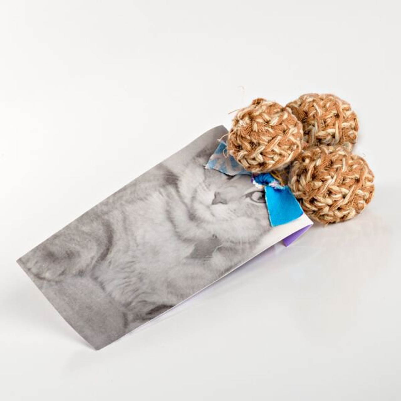 Super Fun Cat Balls These Amazing Cat Toys Are Made In America Using super-fun-cat-balls-these-amazing-cat-toys-are-made-in-america-using