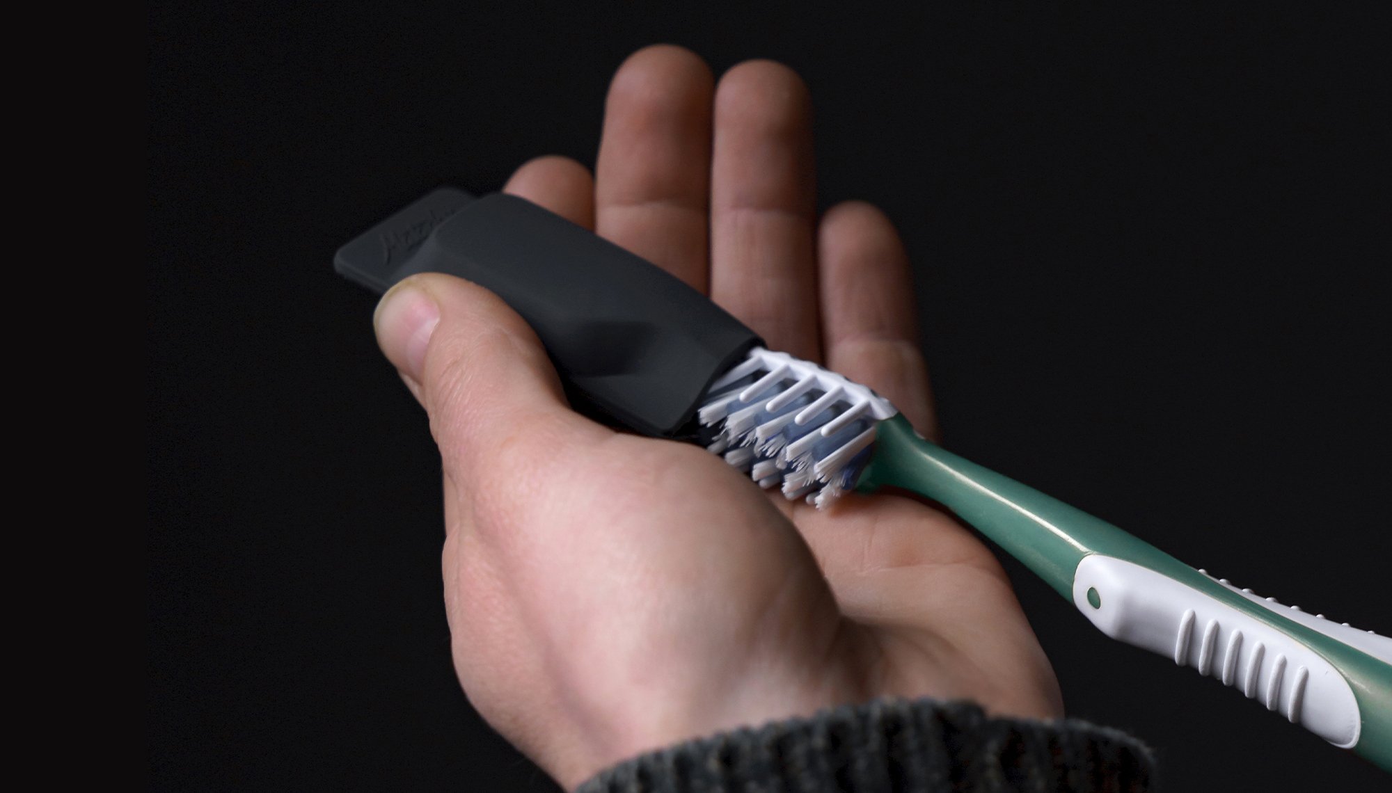 toothbrush-covers-studio-103.jpeg