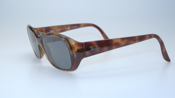 Ray-Ban sunglass model RB 4061