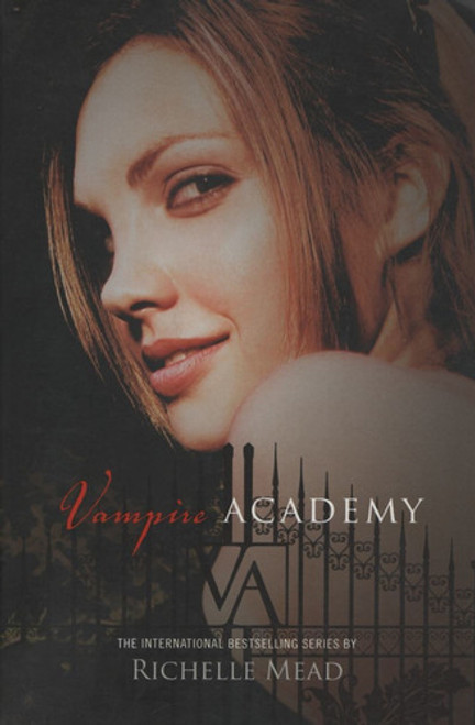 Vampire Academy: 9781595144294: Dragoon, Leigh, Mead, Richelle, Vieceli,  Emma: Books 