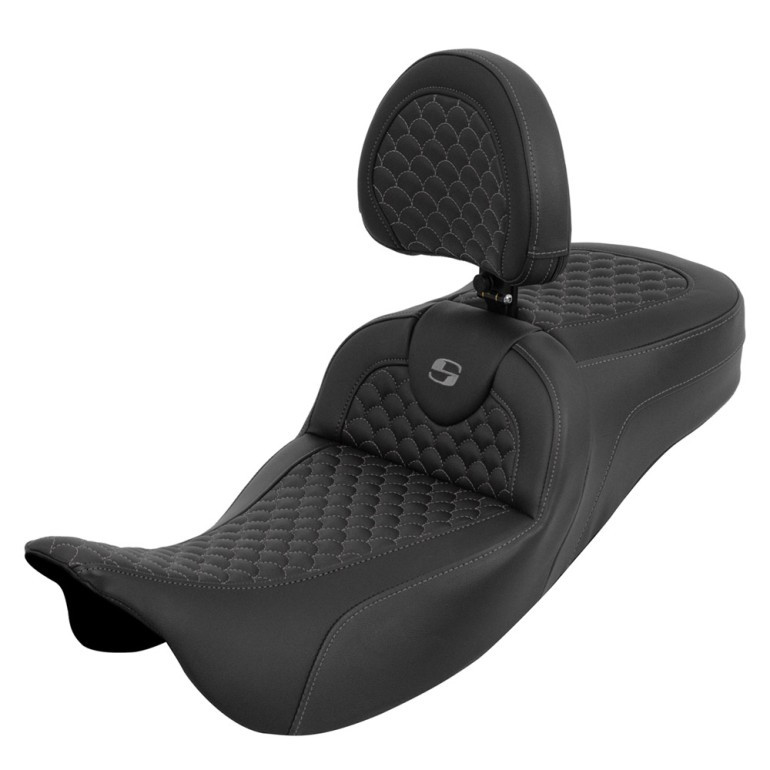 Saddlemen Road Sofa Dragon Scale Extended Reach Colored Stitch Seat - Harley-Davidson FLHR/FLHT/FLHX/FLTR Touring (2008-2025) (With Backrest)