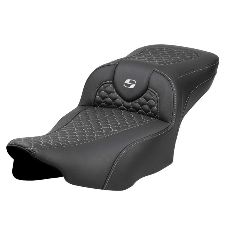 Saddlemen Road Sofa Dragon Scale Extended Reach Colored Stitch Seat - Harley-Davidson Road Glide/Street Glide/CVO Road Glide/CVO Street Glide (2023-2026)