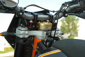 Scott's Steering Stabilizer Kit - KTM 690 SMC (2008)
