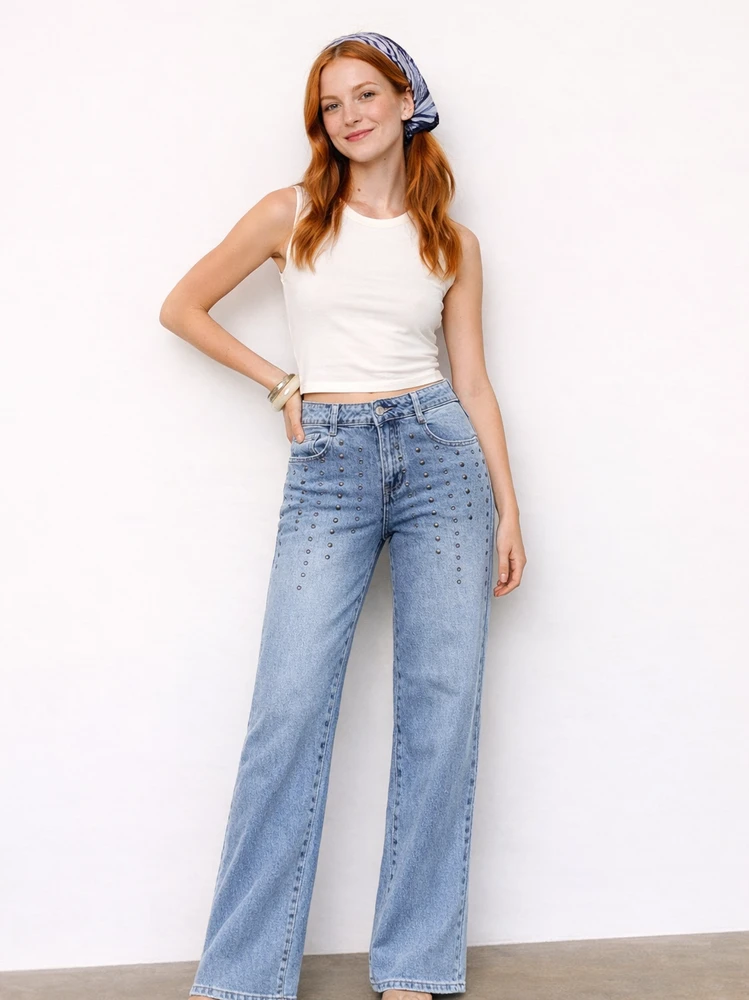 Wide-leg jeans with eyelets