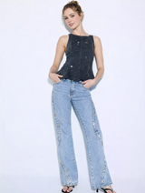 Jeans with wavy studs