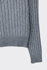 Cable knit sweater grey