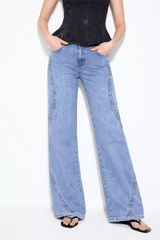 Jeans with wavy studs