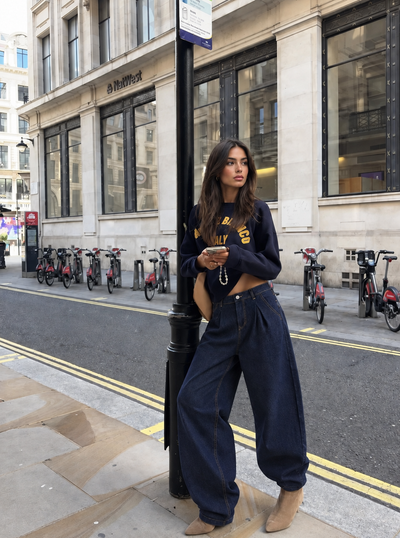 Barrel jeans with pleats