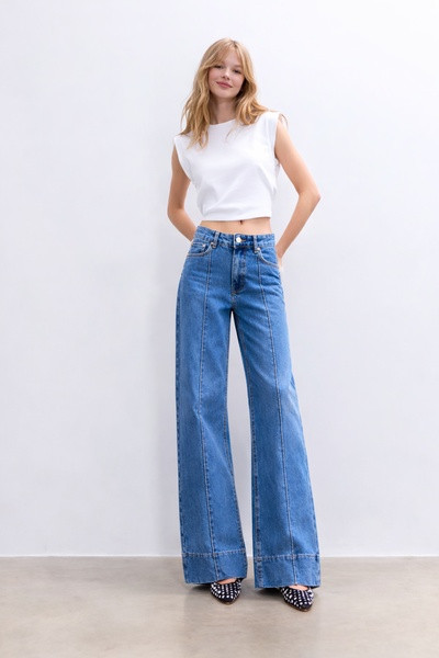 High-Waist Wide leg jeans with front seams