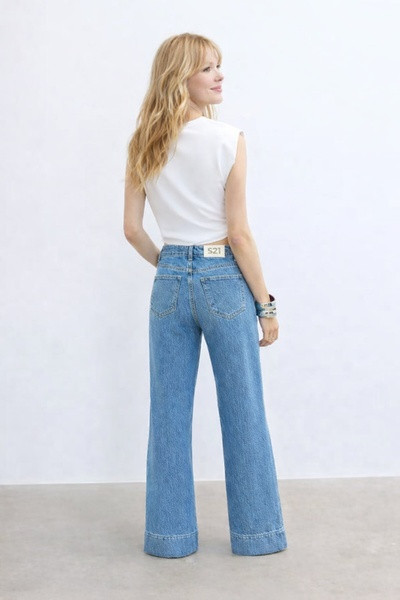 High-Waist Wide leg jeans with front seams
