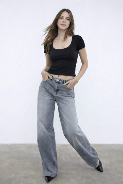 Scoop-Neck T-Shirt Black