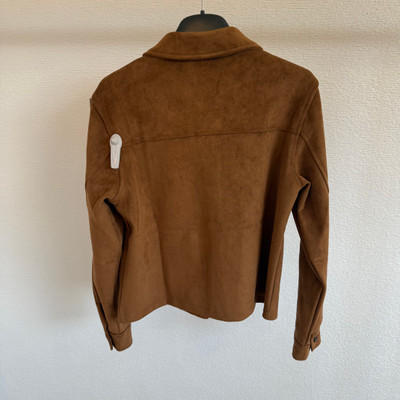 Chaqueta efecto piel con bolsillos delanteros