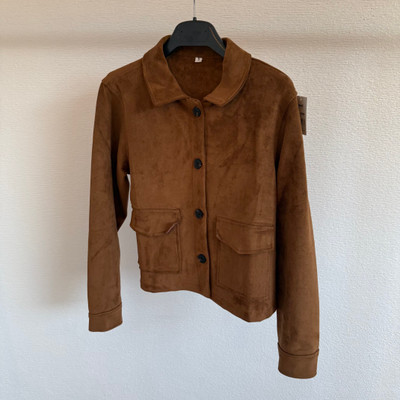 Chaqueta efecto piel con bolsillos delanteros