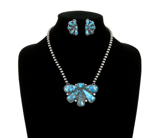 Hand-stone Blooming Petal Necklace 
