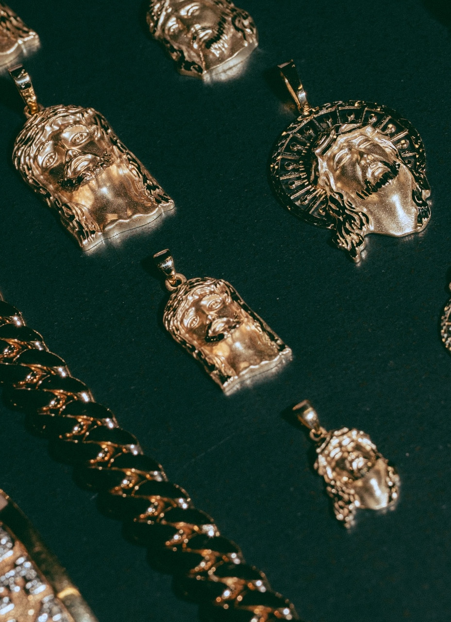 14kt Classic Jesus Piece - Mini - Torres Omar Jewelers