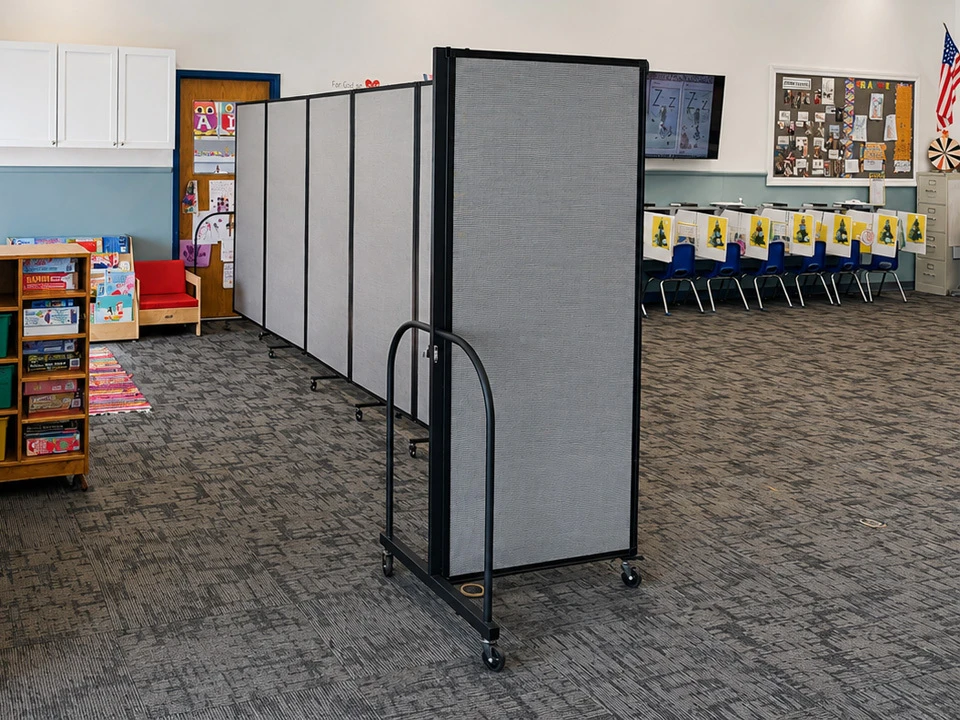 Full Motion Divider - Acoustic Control