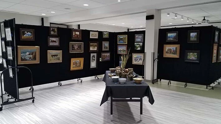 Art & Exhibits