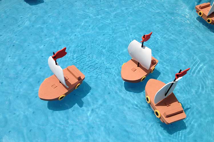 foam-floating-boats-for-carnival-game.jpg