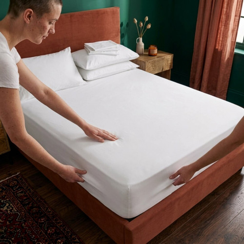 16-inch-extra-deep-fitted-sheet-on-bed-white-polycotton